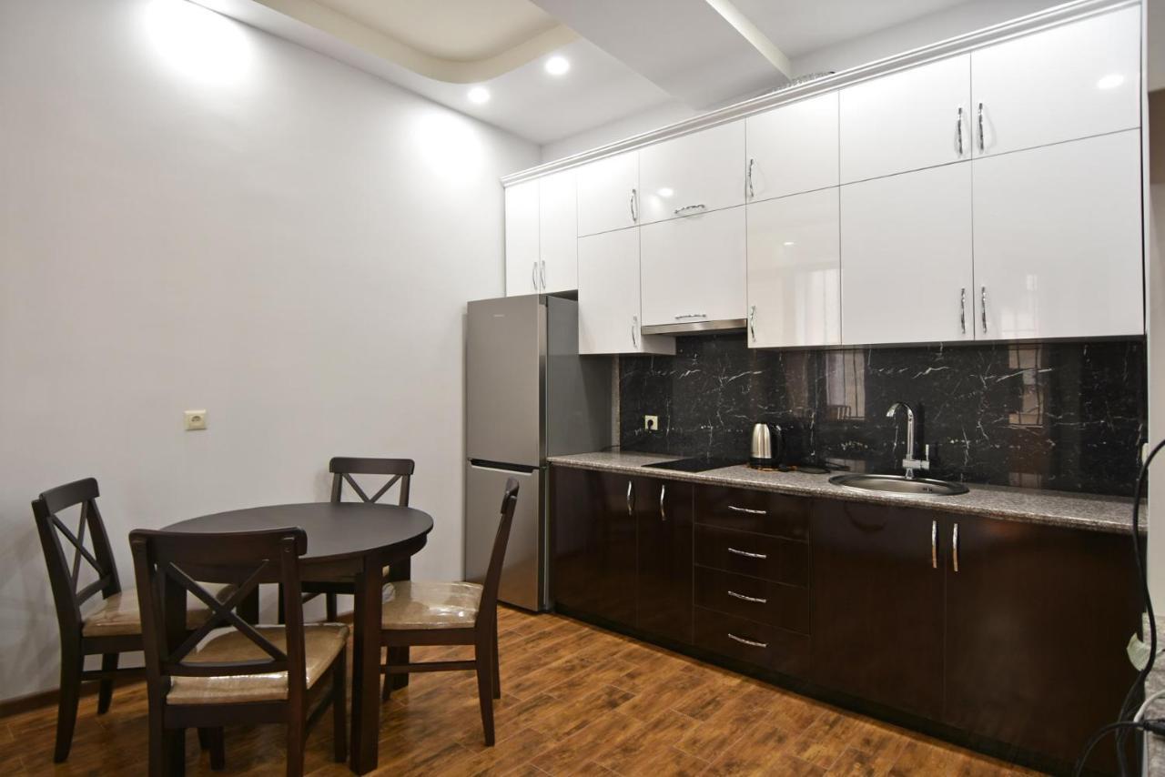 Rent Inn Yerevan On Arami Street 外观 照片