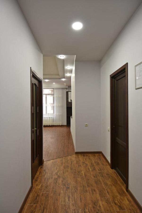 Rent Inn Yerevan On Arami Street 外观 照片