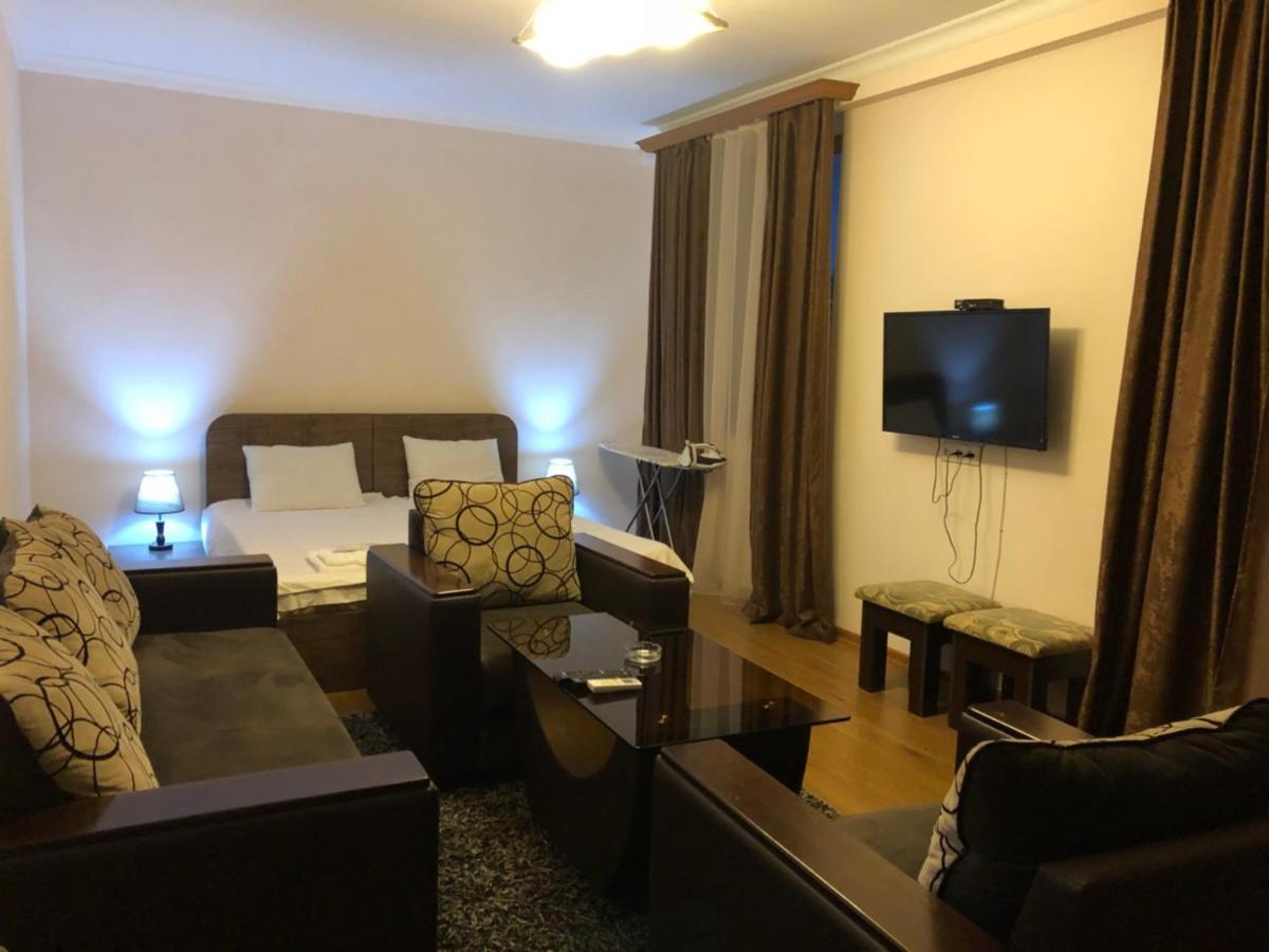 Rent Inn Yerevan On Arami Street 外观 照片